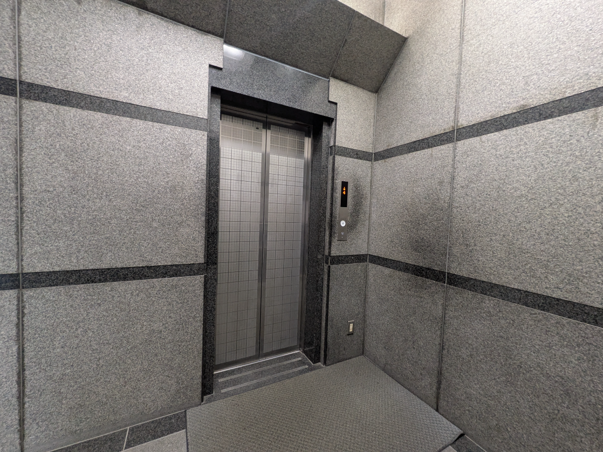 v20251025150703/fresh/building/J00100379980_4