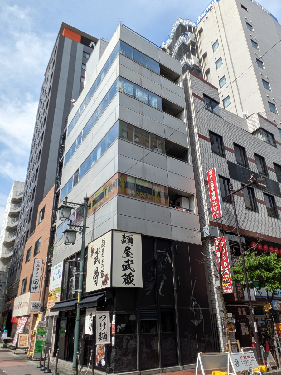 v20251025150703/fresh/building/J00100379982_7