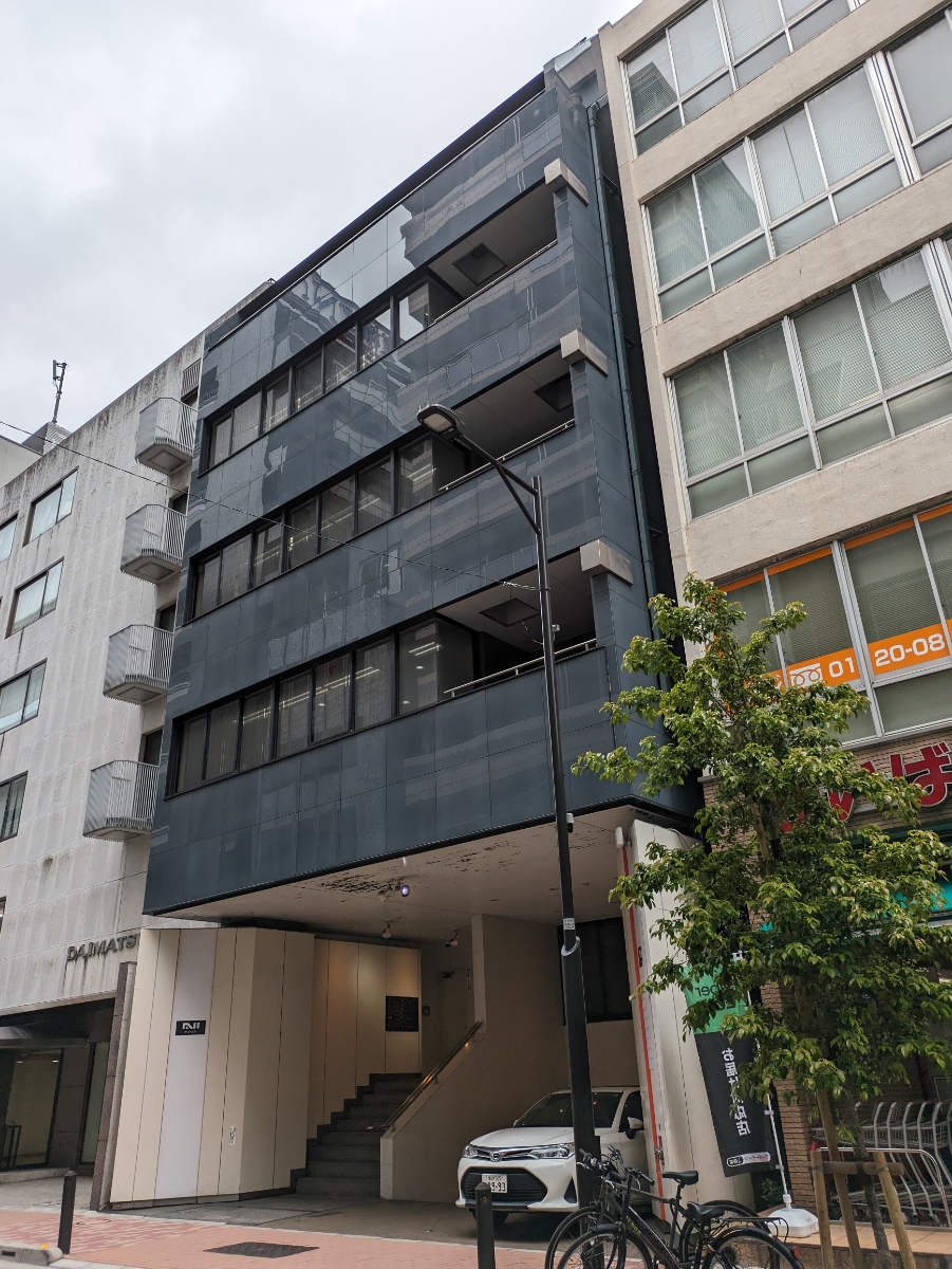 v20251025150703/fresh/building/J00100390499_9