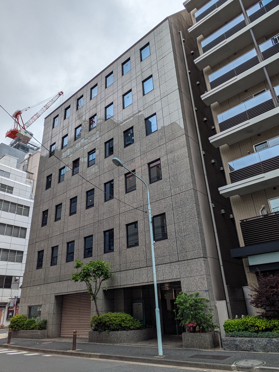 v20251025150703/fresh/building/J00100392590_16