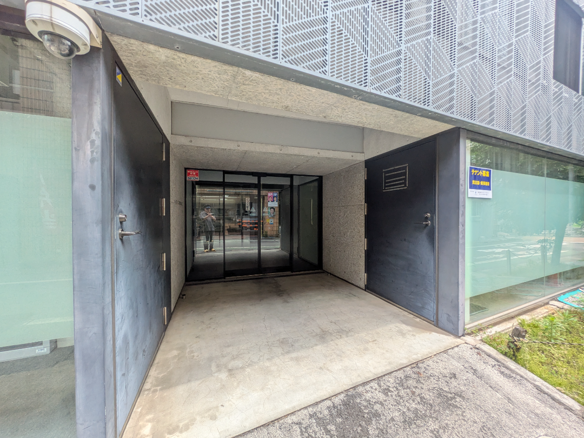 v20251025150703/fresh/building/J00100404359_3