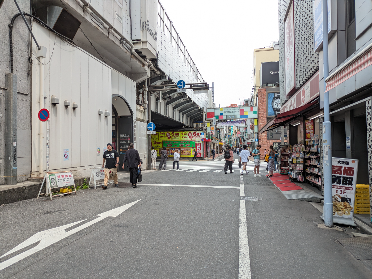 v20251025150703/fresh/building/J00100418715_2
