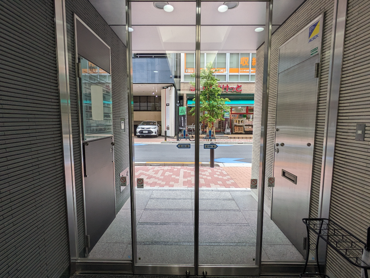 v20251025150703/fresh/building/J00100418942_18
