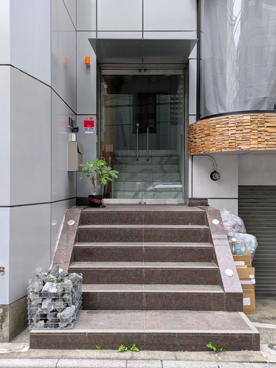 v20251025150703/fresh/building/J00100420976_3