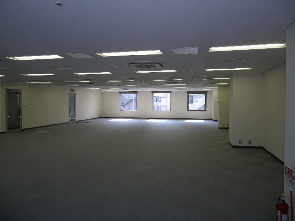 v20251027150705/fresh/building/J00100365043_9