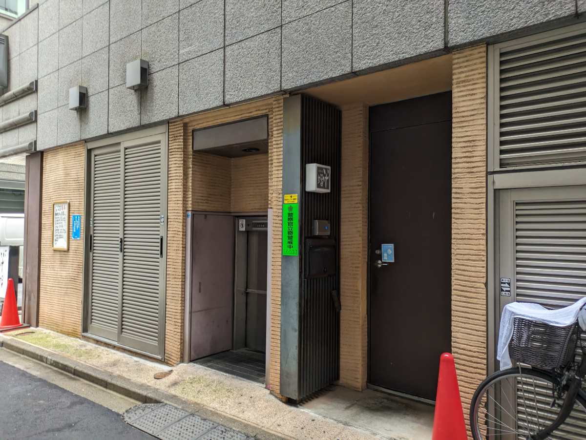 v20251114150803/fresh/building/J00100366993_15