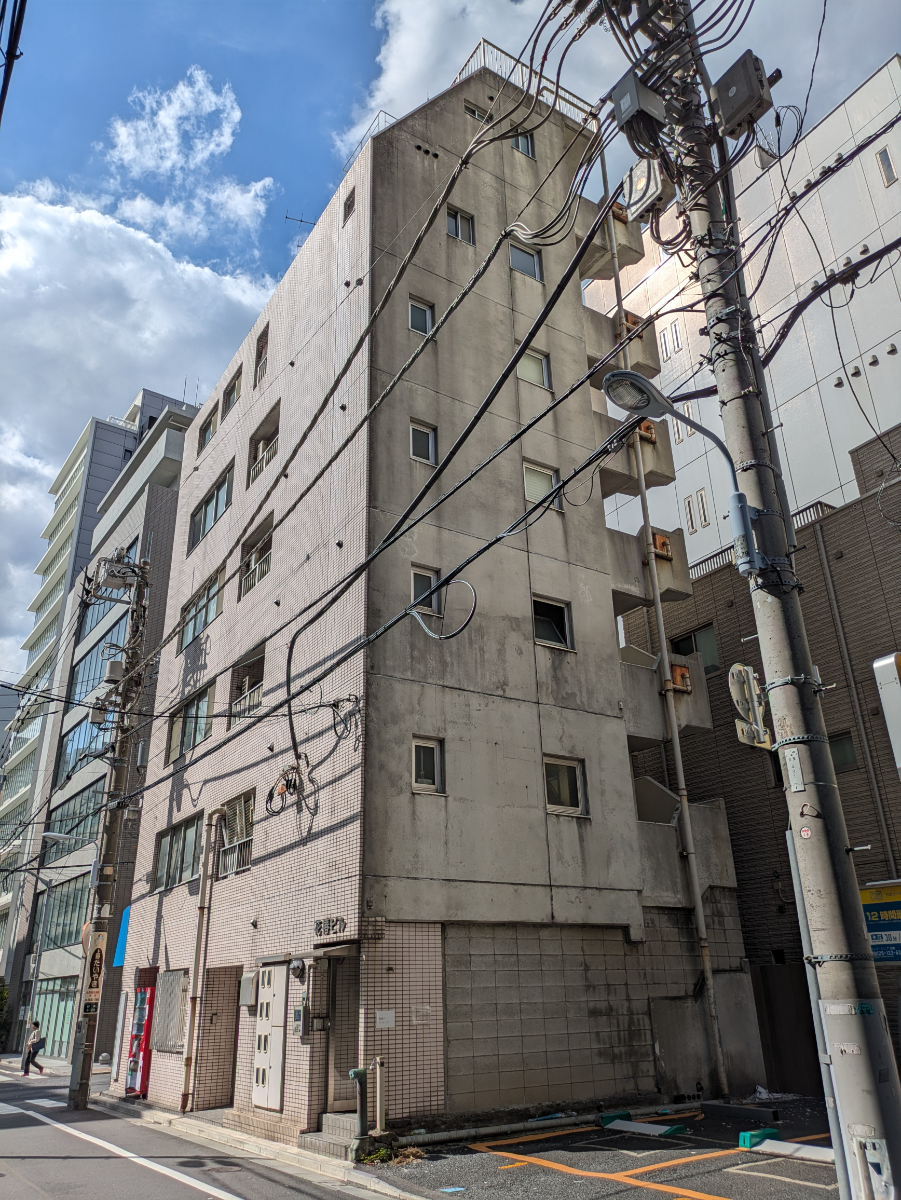 v20251114150803/fresh/building/J00100420300_15