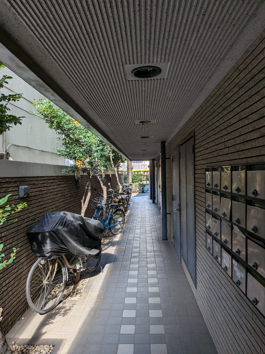 v20251118150804/fresh/building/J00100370406_21