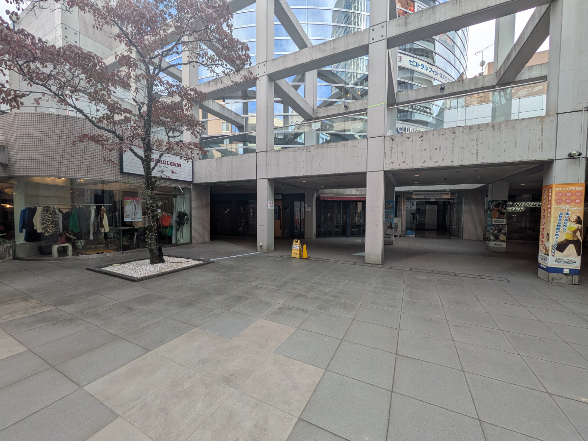 v20251120150807/fresh/building/J00100493102_19