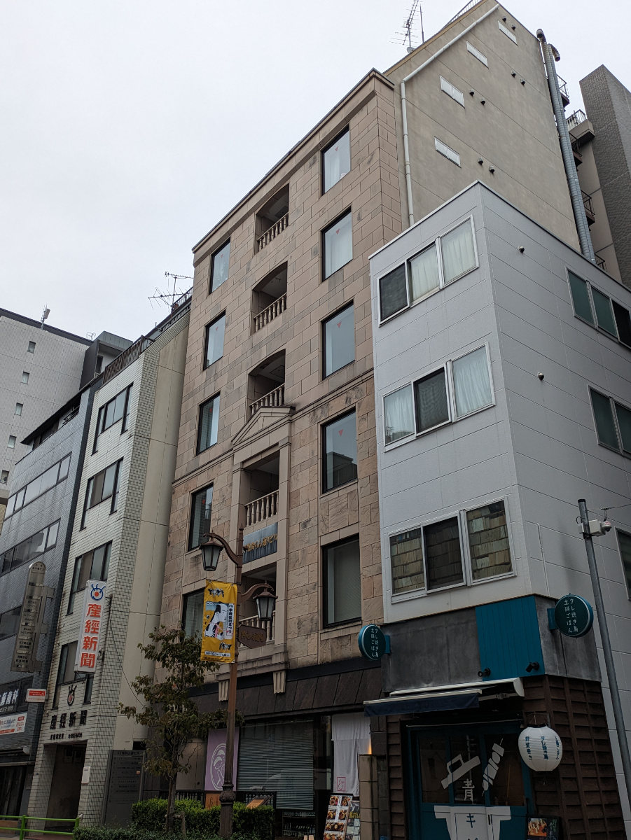 v20251123150654/fresh/building/J00100389579_17