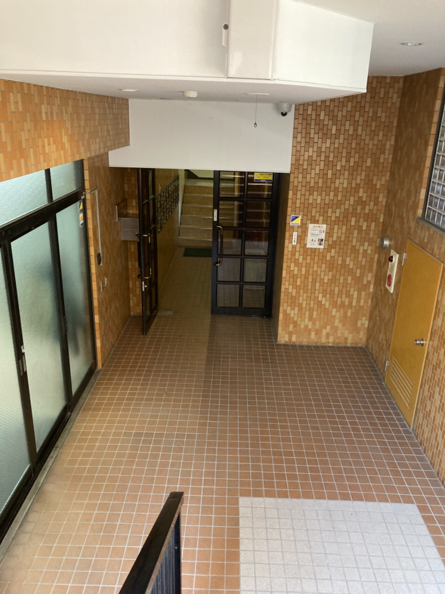 v20251123150654/fresh/building/J00100406303_64