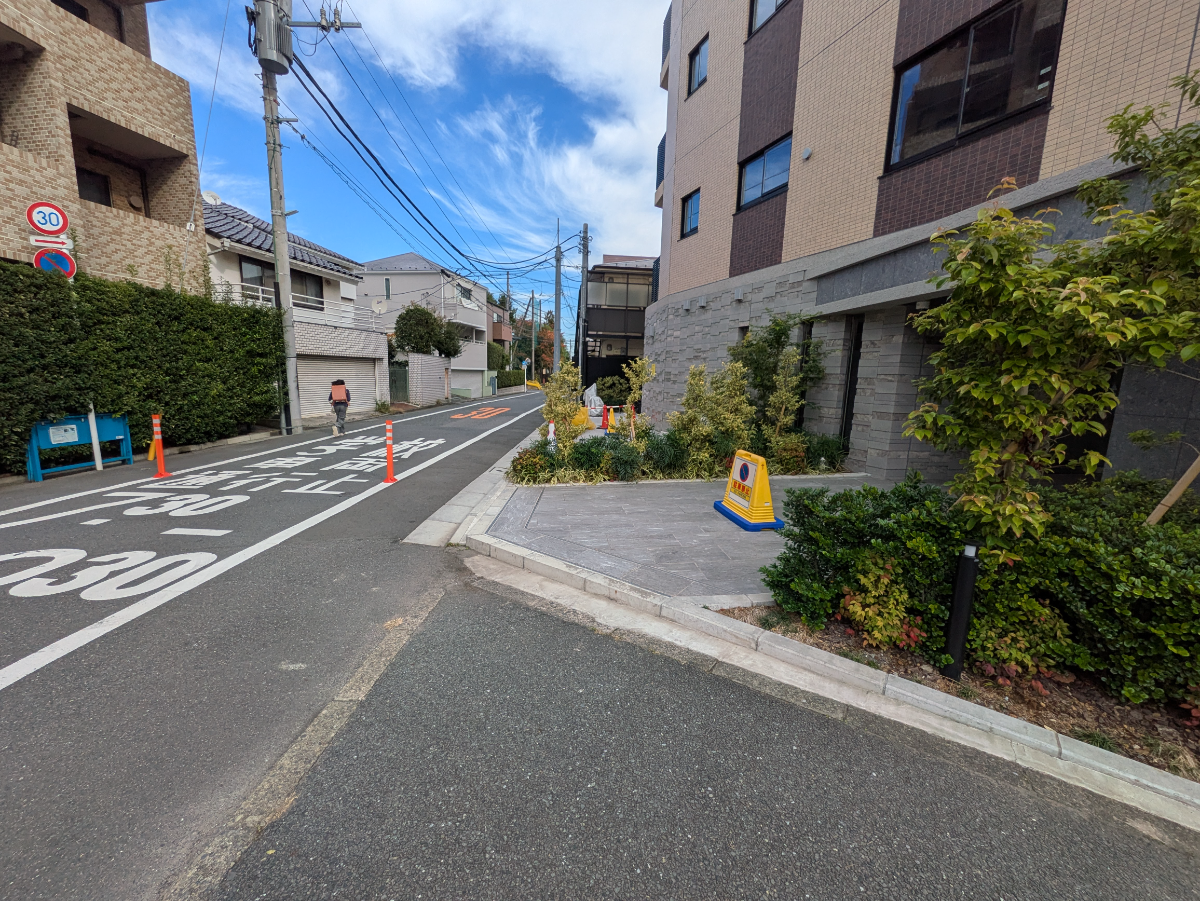 v20251125150804/fresh/building/J00100608484_13