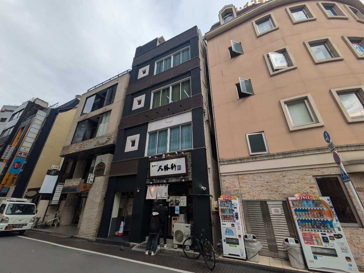 v20251211150803/fresh/building/J00100371518_6