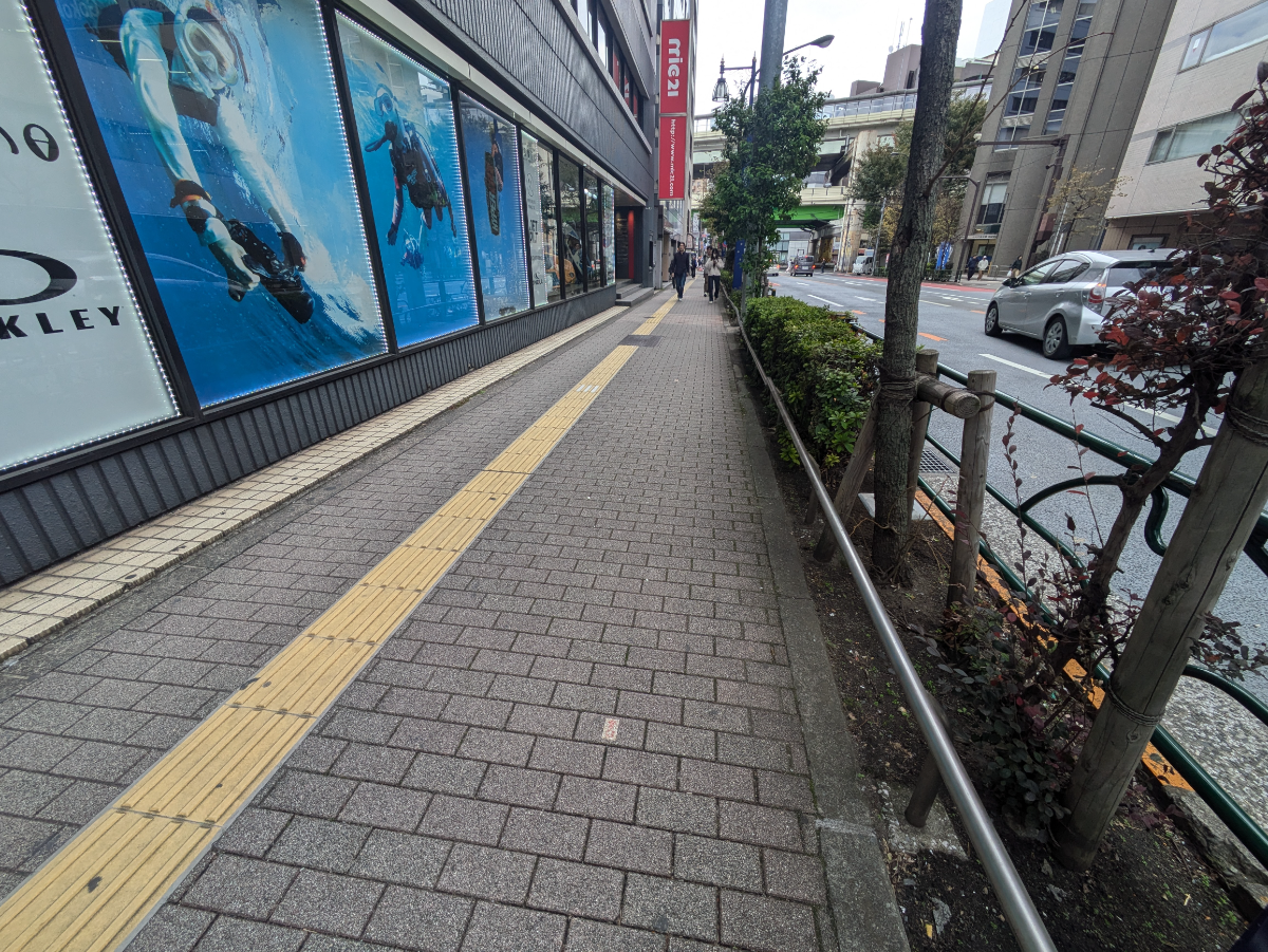 v20251211150803/fresh/building/J00100389772_17