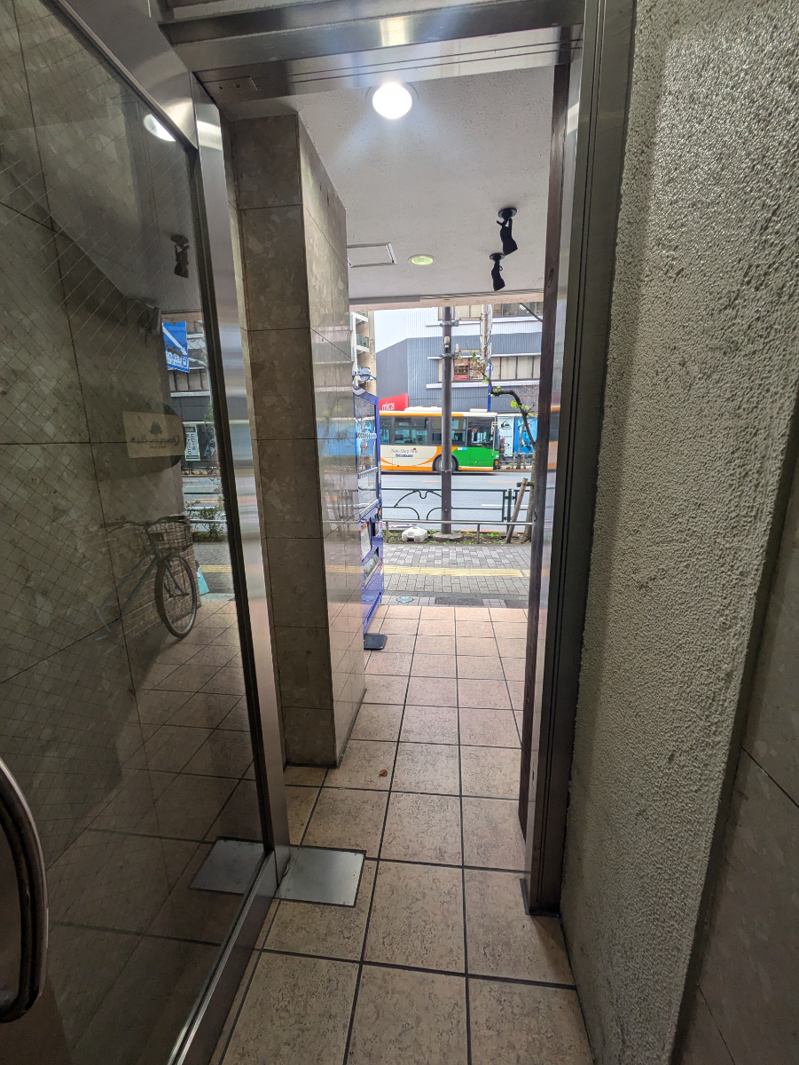 v20251211150803/fresh/building/J00100415829_17