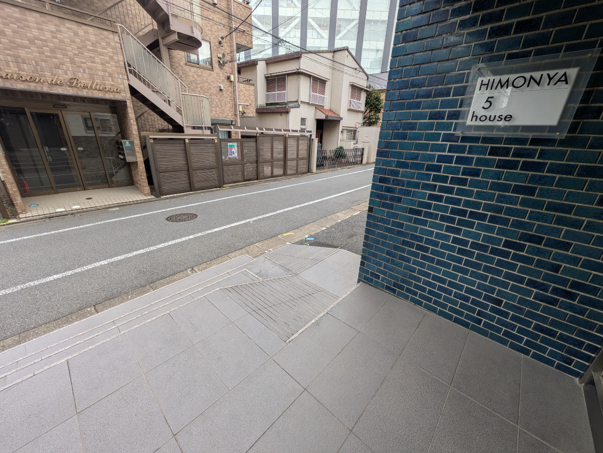 v20251211150803/fresh/building/J00100418568_8