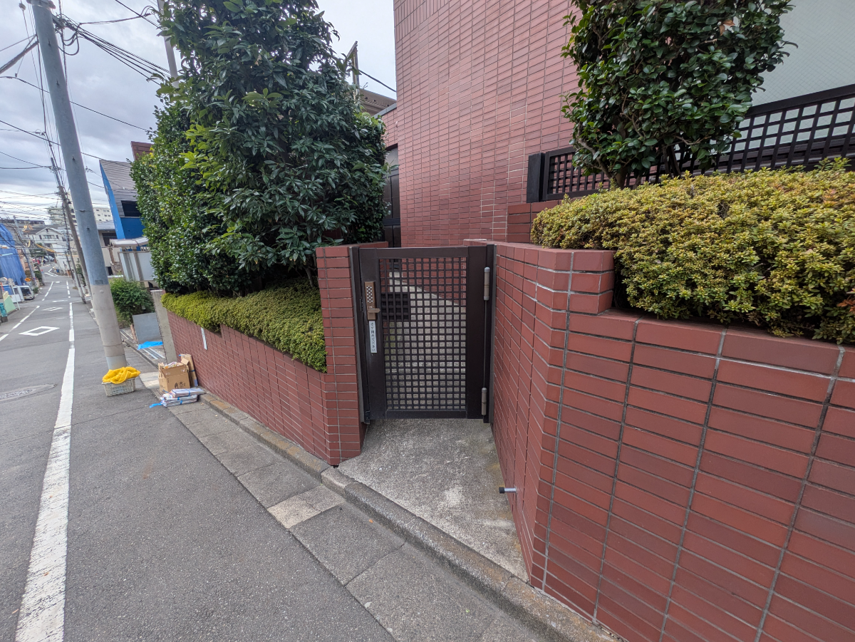 v20251212150907/fresh/building/J00100372827_13