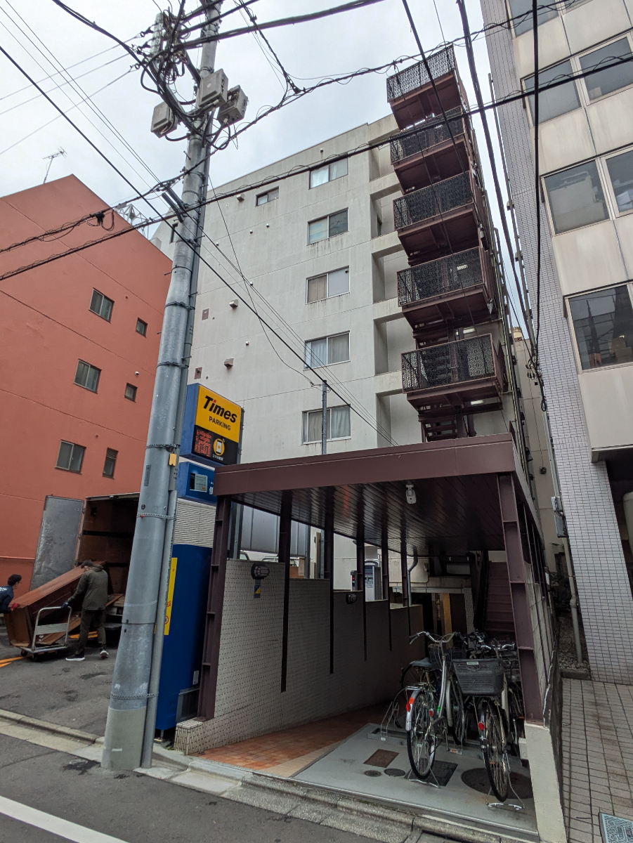 v20251221150706/fresh/building/J00100359917_14