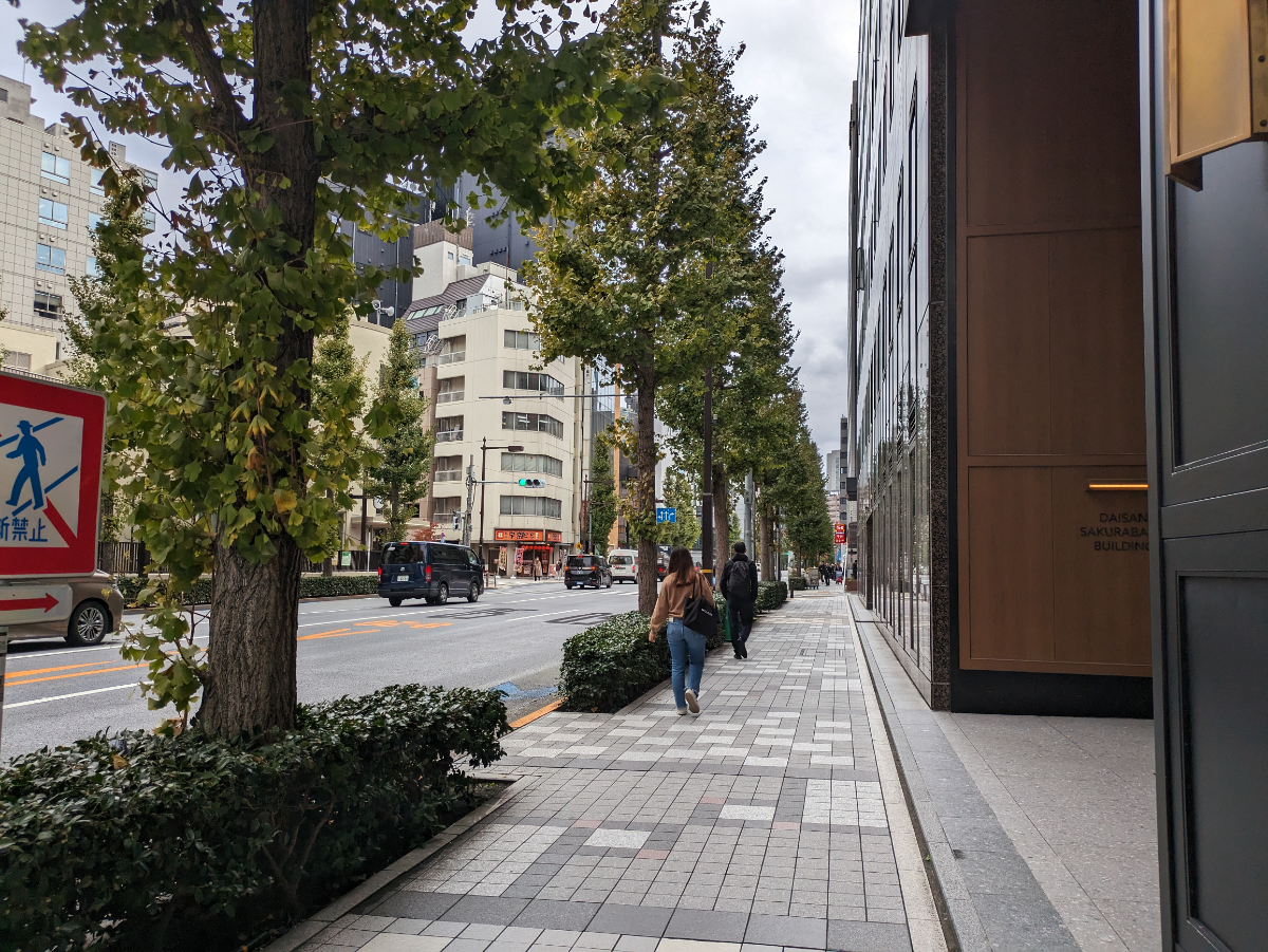 v20251221150706/fresh/building/J00100375697_17