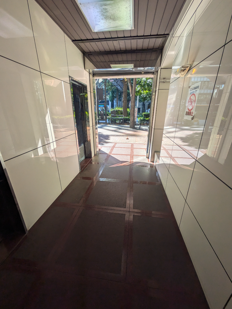v20251221150706/fresh/building/J00100389774_17