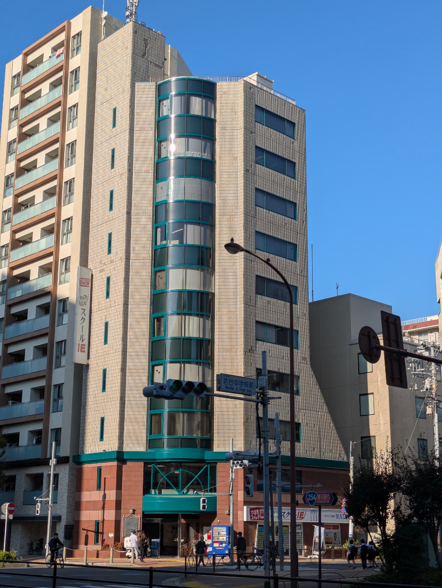v20251224150804/fresh/building/J00100390413_1