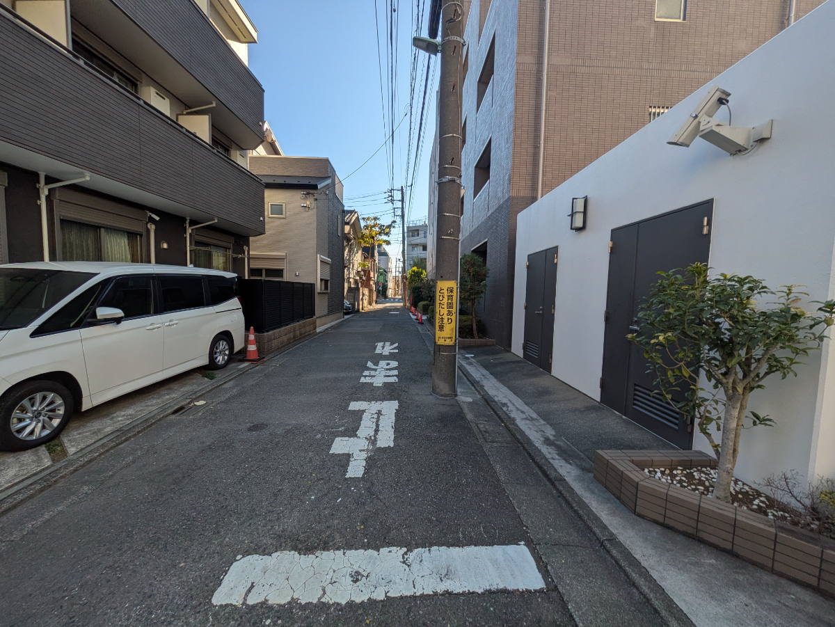v20251224150804/fresh/building/J00100393104_12