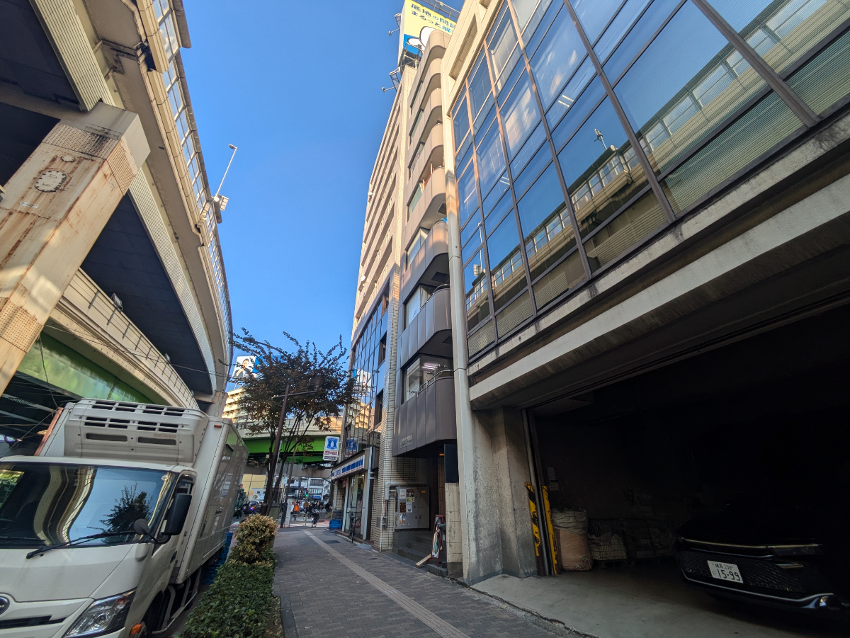 v20251224150804/fresh/building/J00100402672_11