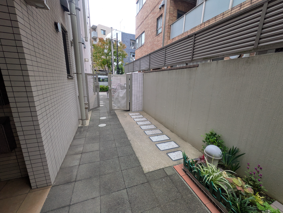 v20251224150804/fresh/building/J00100405446_9