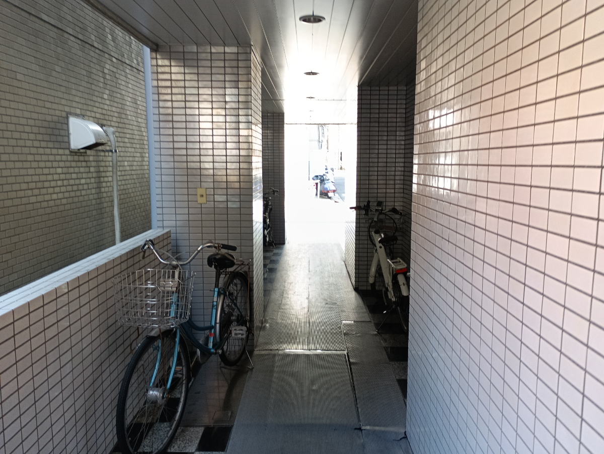 v20260406072300/fresh/building/J00100373276_9