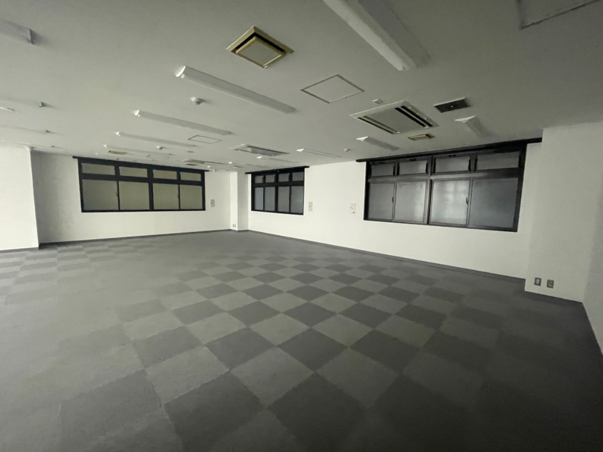 v20260406072300/fresh/building/J00100373279_11