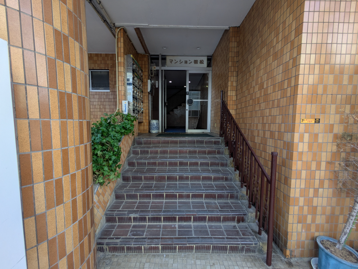 v20260410151004/fresh/building/J00100636056_14