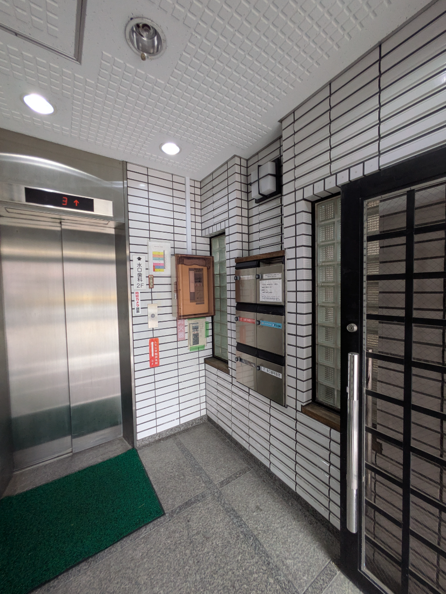 v20260512150758/fresh/building/J00100360896_15