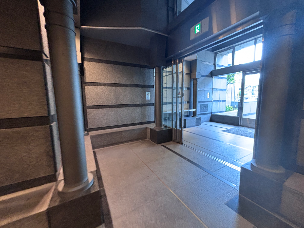 v20260928113508/fresh/building/J00100412572_9