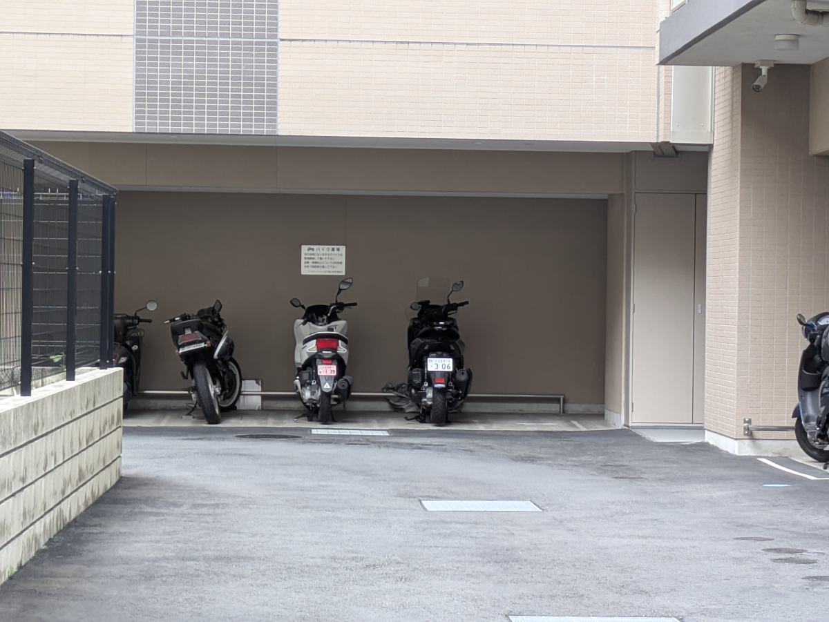 v20260928122115/fresh/building/J00100498818_13