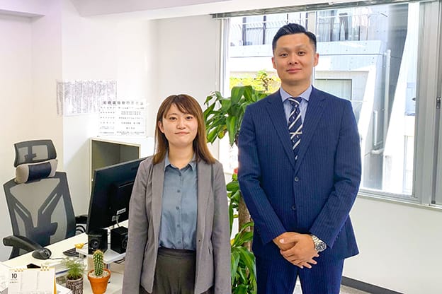 弊社担当植木（左）と馬社長（右）