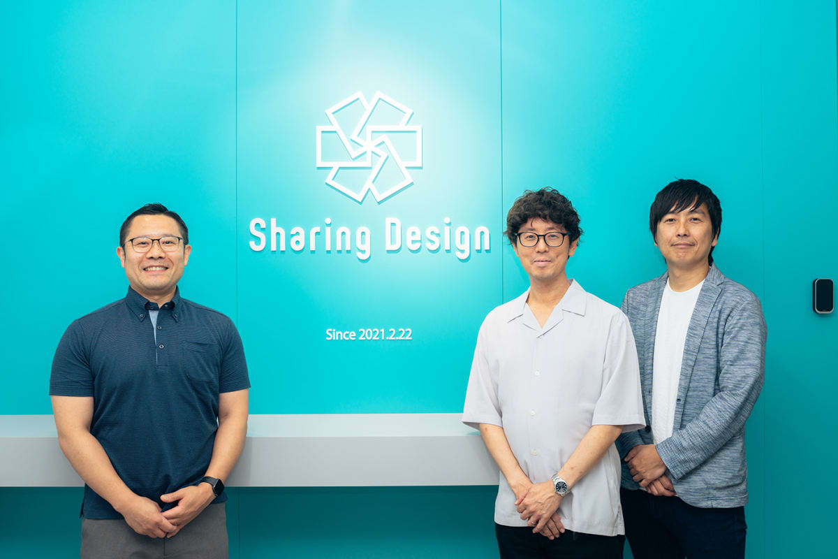 左から、弊社営業担当 柳田、Sharing Design株式会社 間庭様、吉村様