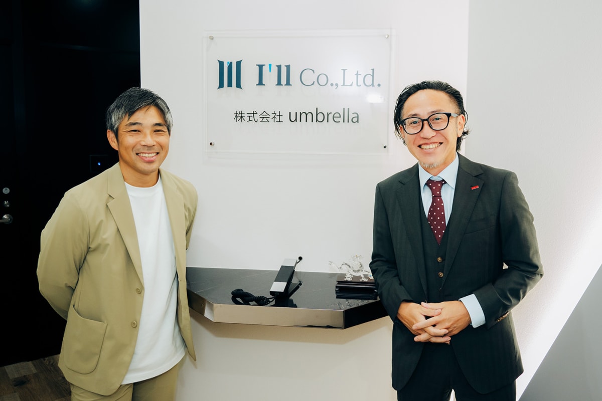左から株式会社I’ll 辻様、弊社営業担当 佐々木