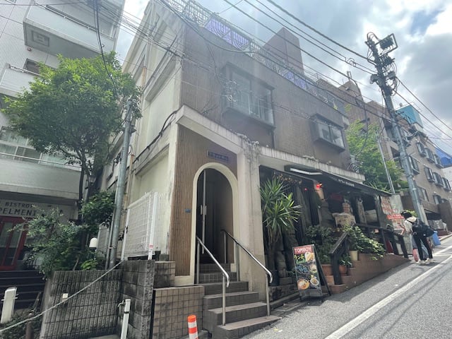v20240614174055/fresh/building/J00100366283_1