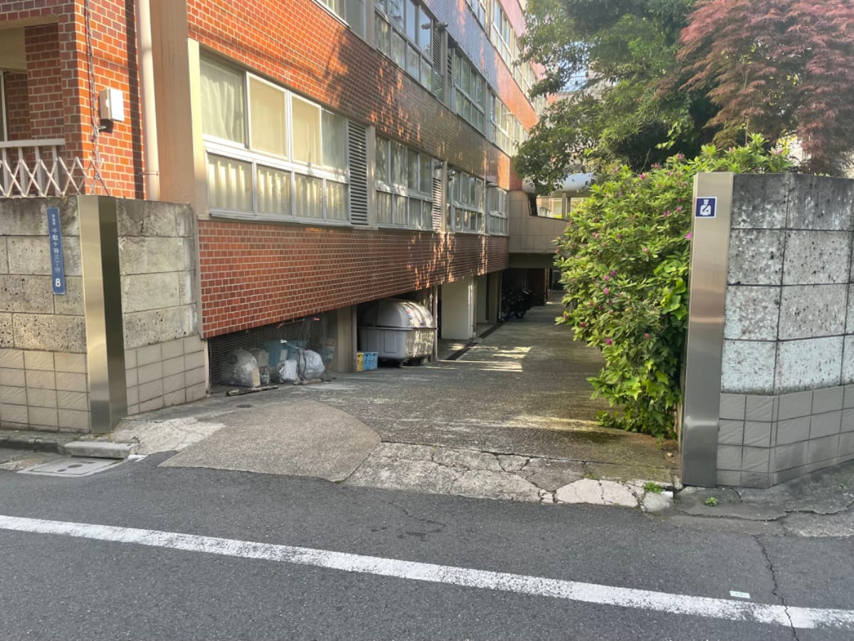 v20240614174055/fresh/building/J00100376513_10