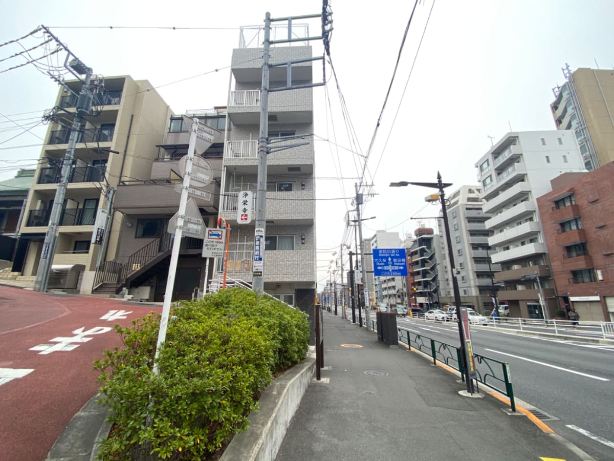 v20240717174128/fresh/building/J00100367327_2