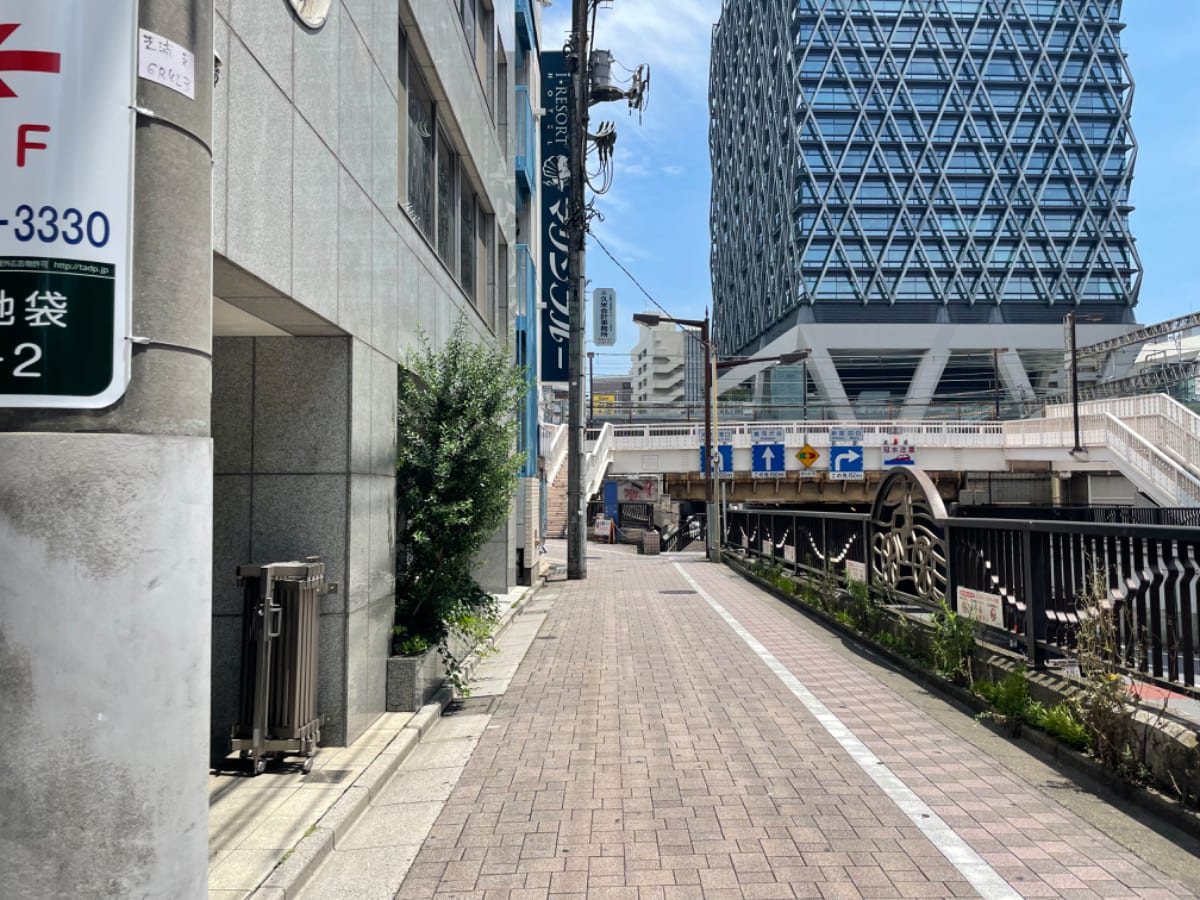 v20240724174102/fresh/building/J00100364404_2
