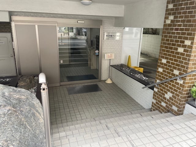 v20240830174107/fresh/building/J00100364900_3
