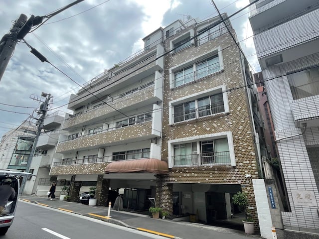 v20240830174107/fresh/building/J00100364900_5