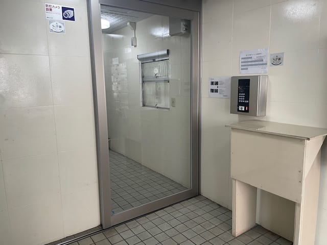 v20240830174107/fresh/building/J00100364900_9