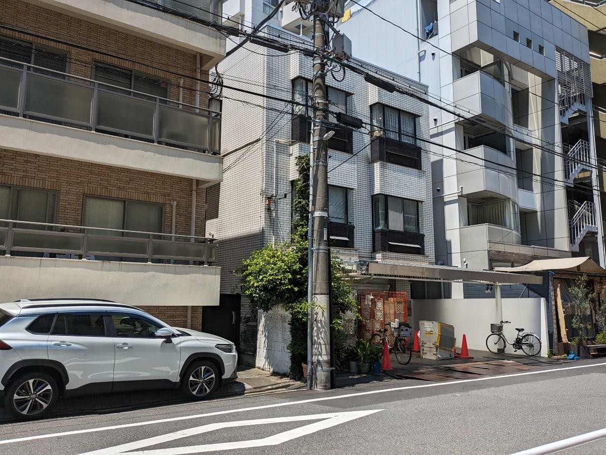 v20240830174107/fresh/building/J00100368323_9