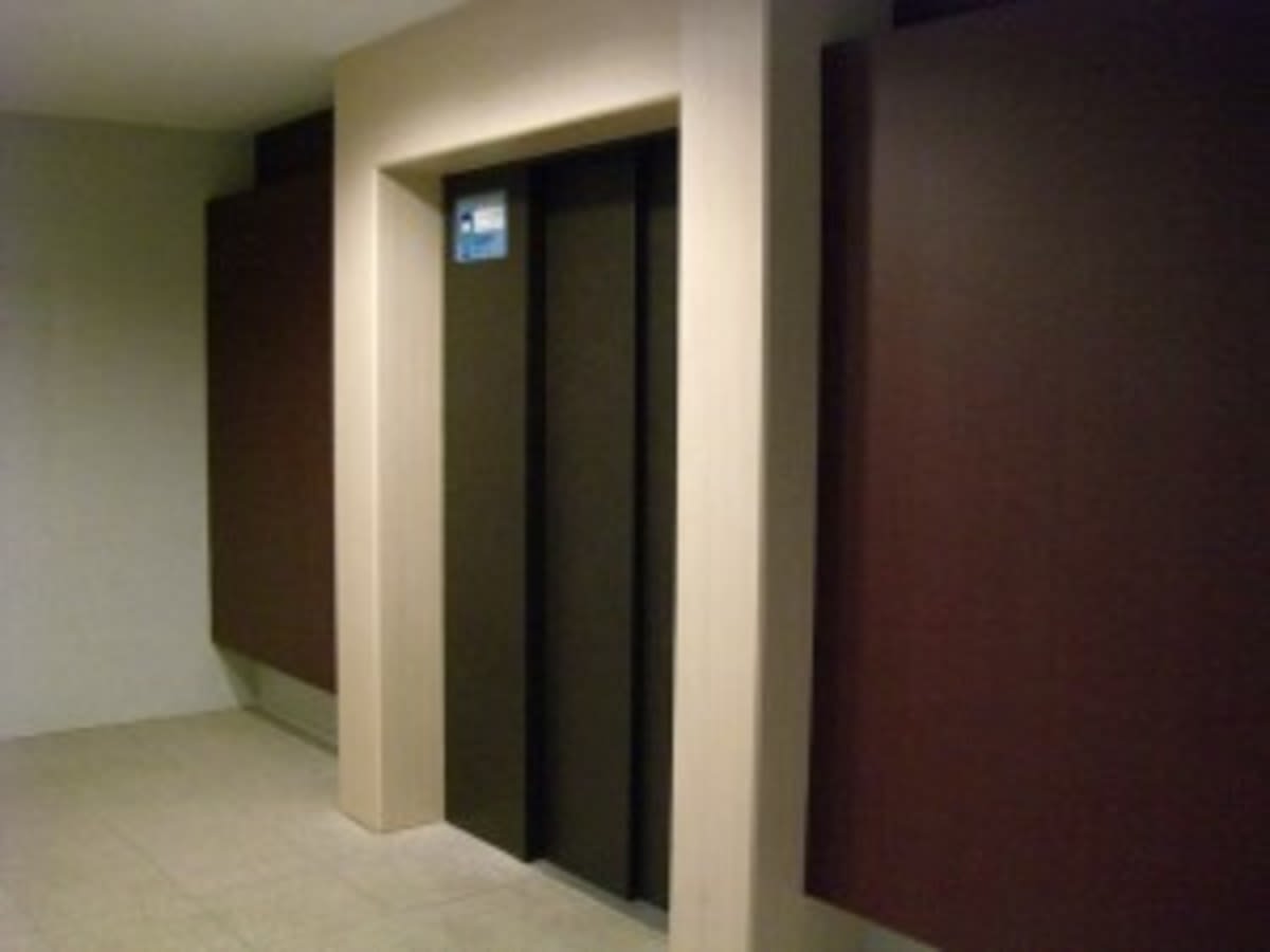 v20240926174059/fresh/building/J00100386992_9