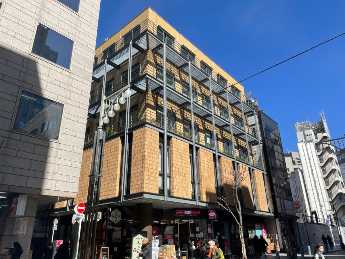 v20241007174102/fresh/building/J00100370301_1