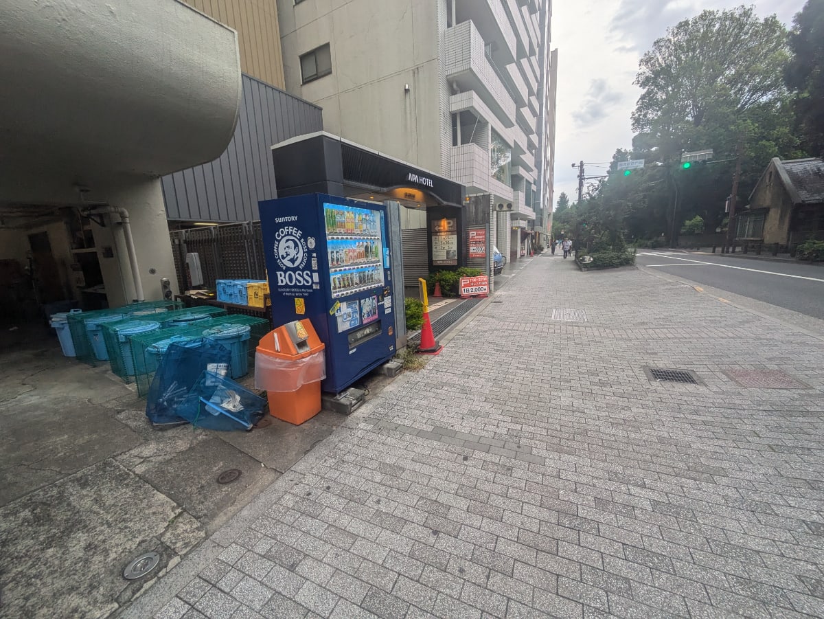 v20241008174054/fresh/building/J00100356873_12