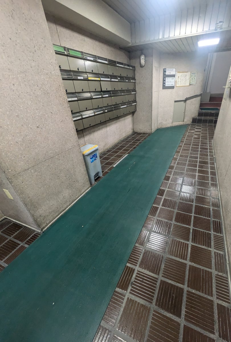 v20241008174054/fresh/building/J00100356873_8