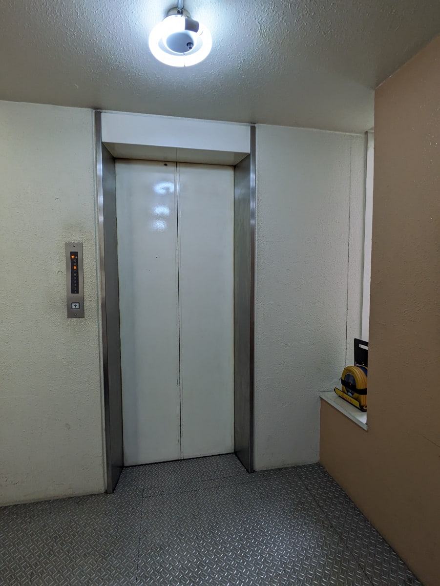v20241008174054/fresh/building/J00100364064_15